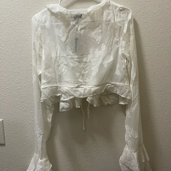 PrettyLittleThing Cream Ruffle Blouse - Picture 3 of 4